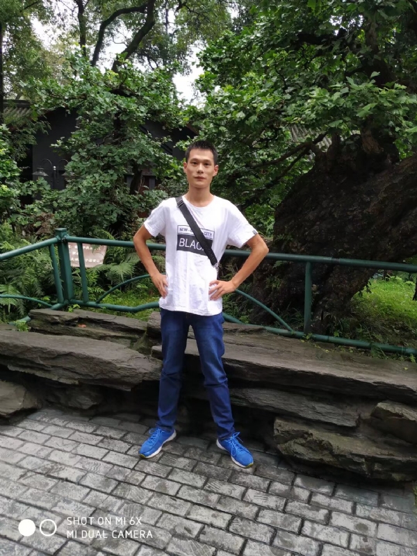 会飞的猪的第一张照片--西安相亲服务中心