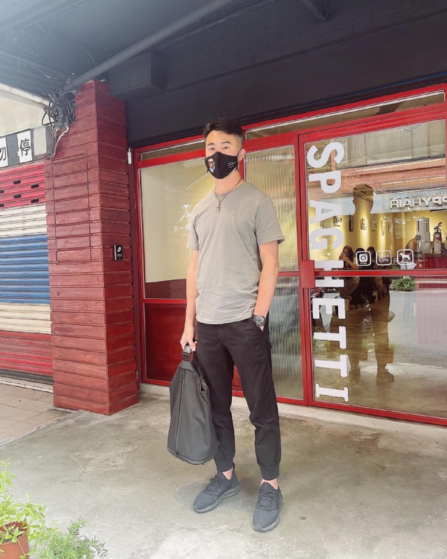 酒商安迪的第一张照片--西安相亲服务中心