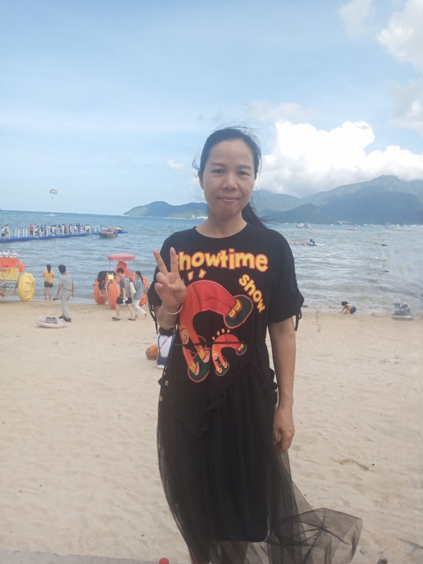 容容的第一张照片--西安相亲服务中心