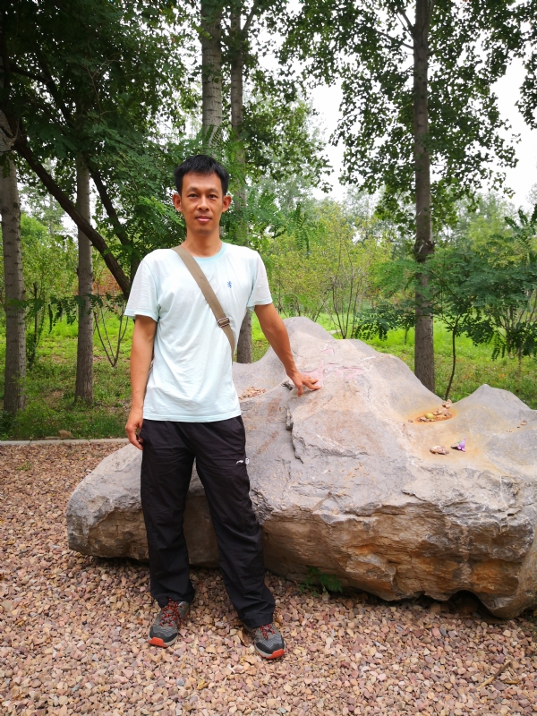 宠辱不惊的第一张照片--西安相亲服务中心