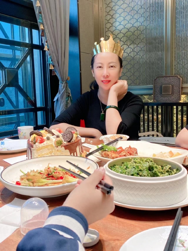 红红的第二张照片--西安相亲服务中心