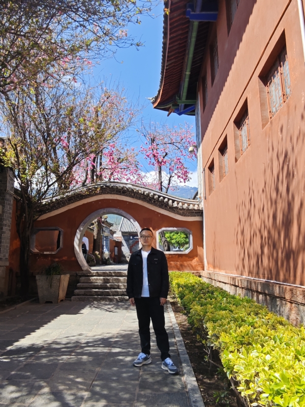 简单的第一张照片--西安相亲服务中心