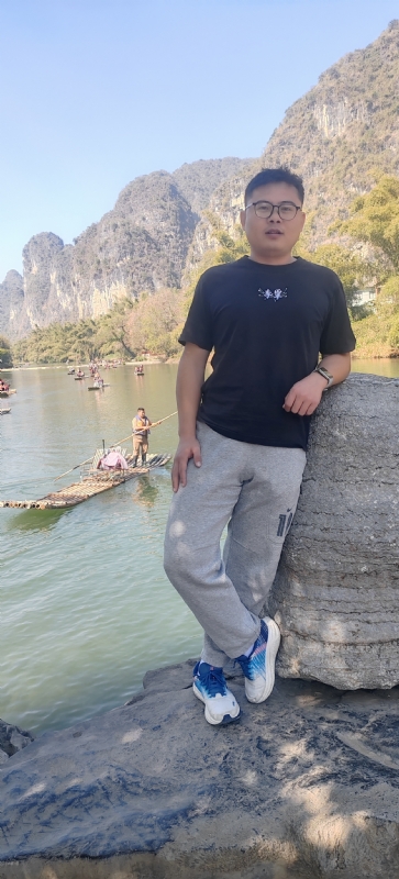 受过伤的狼的第三张照片--西安相亲服务中心