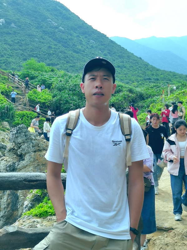 吴生的第二张照片--西安相亲服务中心