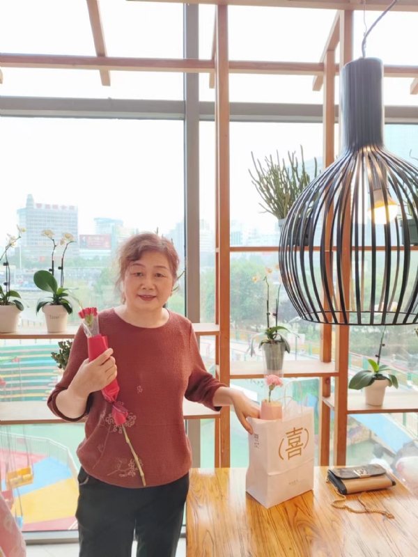 静香的第一张照片--西安相亲服务中心