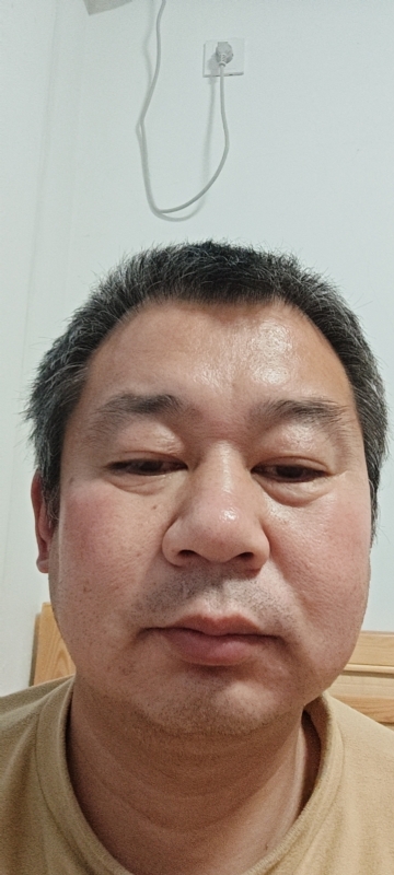 龙万的第一张照片--西安相亲服务中心