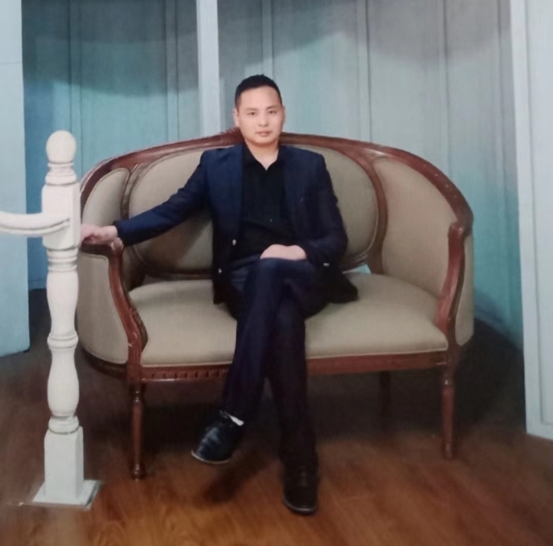 龙行天下的第二张照片--西安相亲服务中心