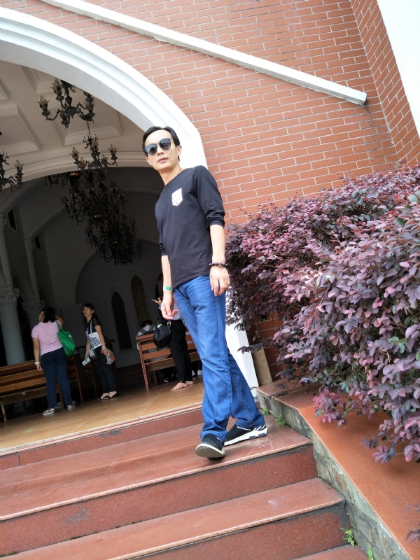 易进的第二张照片--西安相亲服务中心