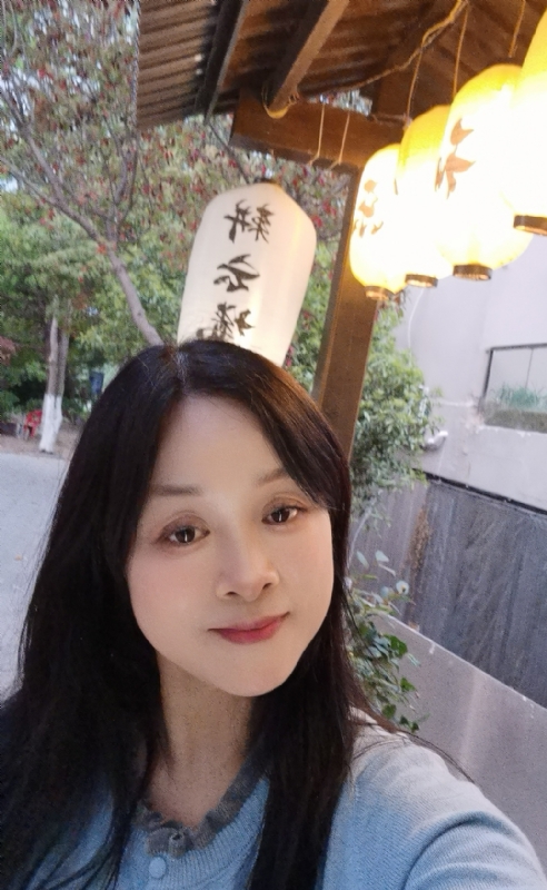 伊伊的第一张照片--西安相亲服务中心