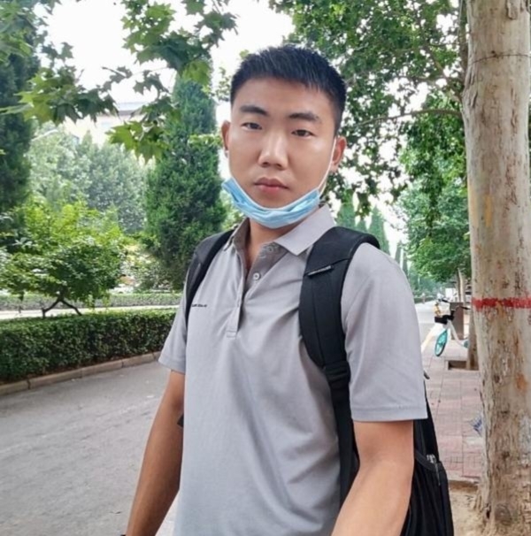 90年男征婚的第一张照片--西安相亲服务中心