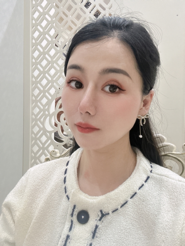 金莉的第一张照片--西安相亲服务中心