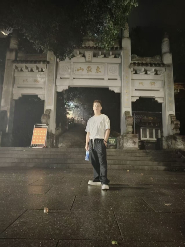 慕晨的第一张照片--西安相亲服务中心