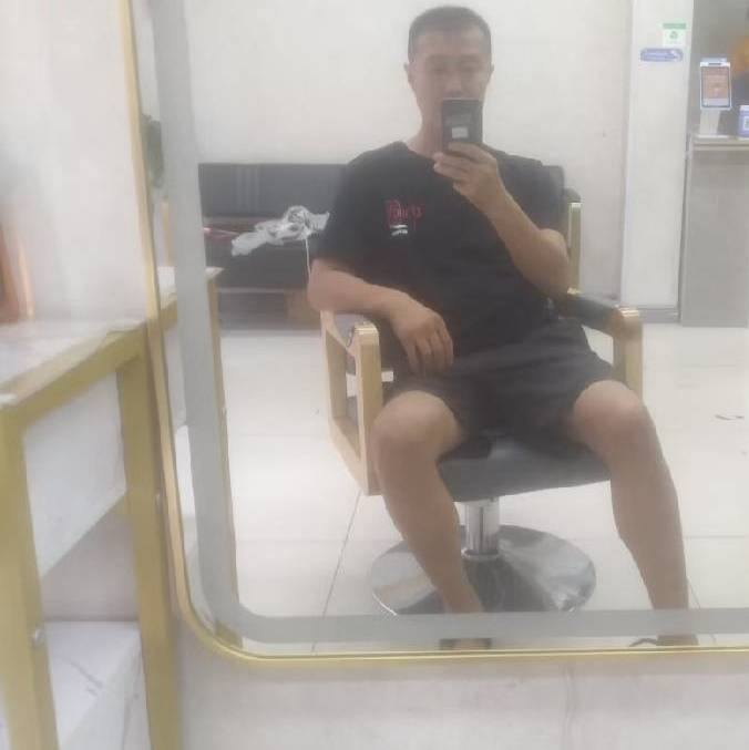 闫杰的第一张照片--西安相亲服务中心