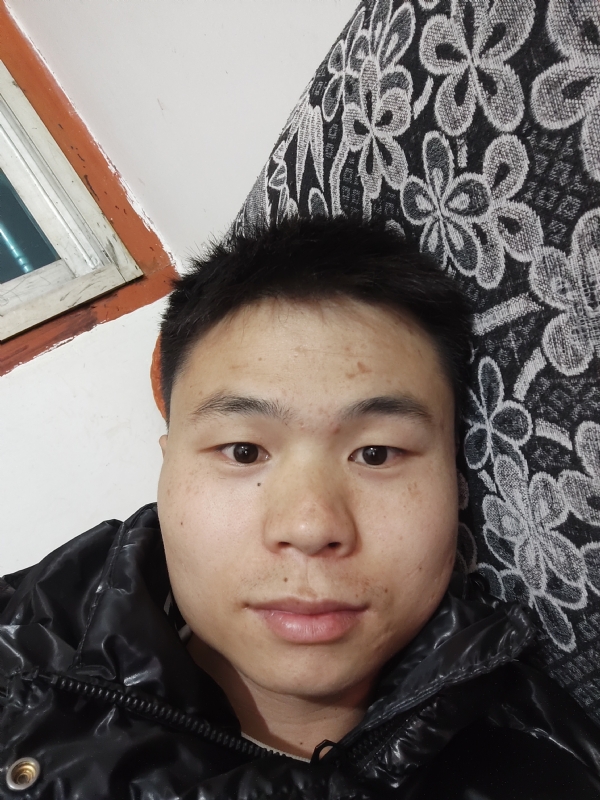 麒麟区幼儿园扛把子的第三张照片--西安相亲服务中心