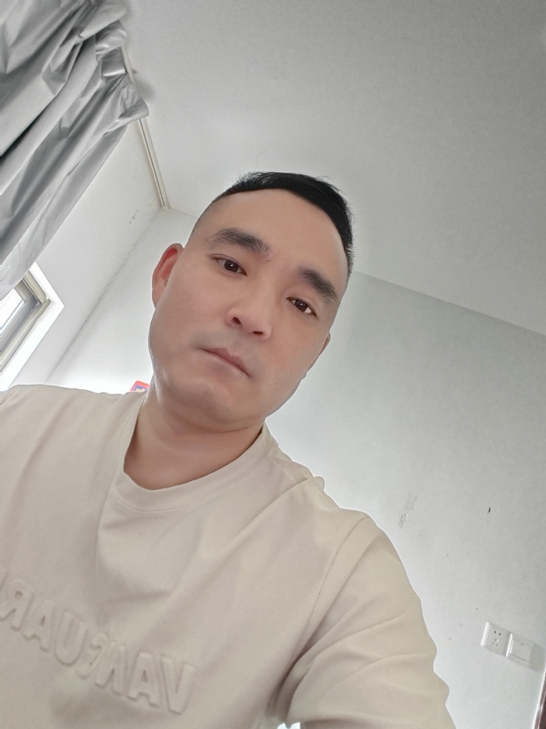 小锋的第一张照片--西安相亲服务中心