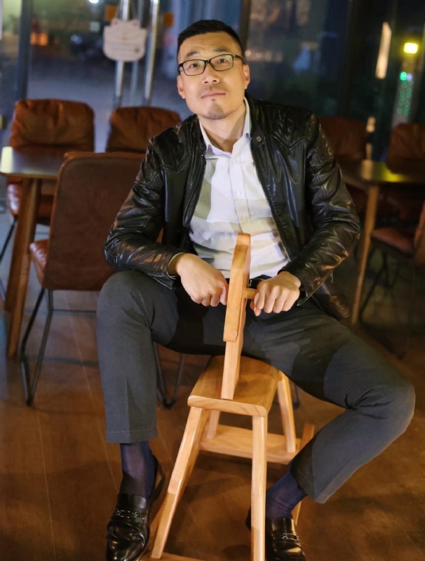 Lee的第一张照片--西安相亲服务中心