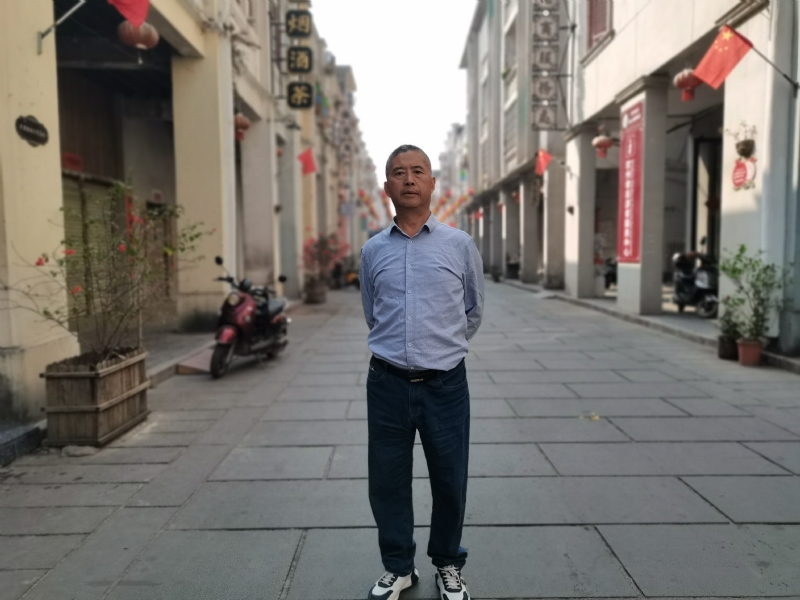 一粒尘埃的第一张照片--西安相亲服务中心