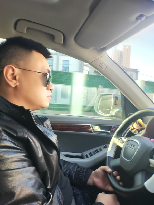 Mr陈的第一张照片--西安相亲服务中心