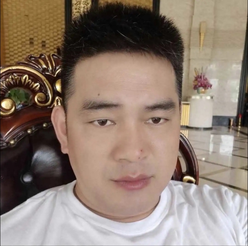 随风的第一张照片--西安相亲服务中心