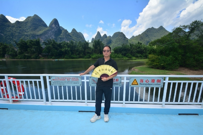 沙漠海的第四张照片--西安相亲服务中心