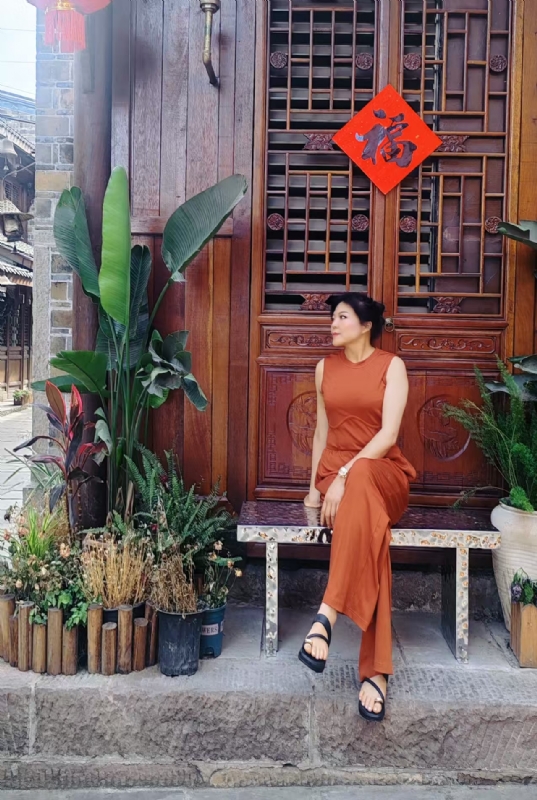 宛霞的第一张照片--西安相亲服务中心