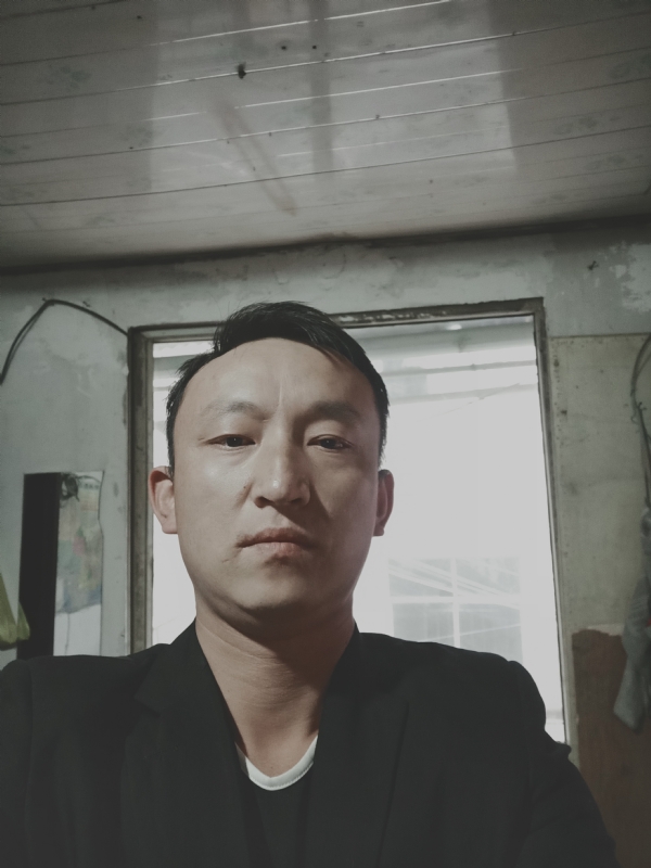 放弃爱你的第一张照片--西安相亲服务中心