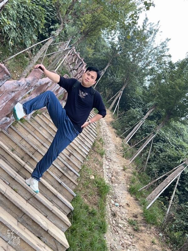 择一人白头偕老的第二张照片--西安相亲服务中心