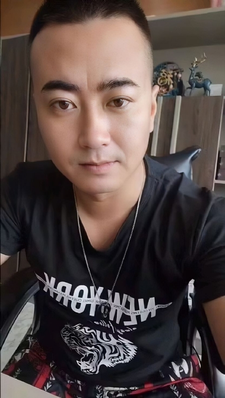 Luck耀的第一张照片--西安相亲服务中心