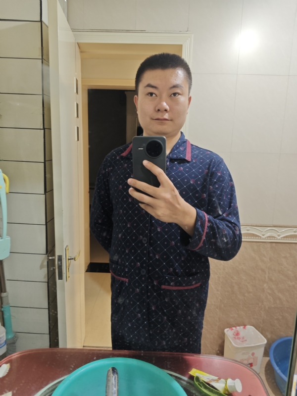 迷迷糊糊的第一张照片--西安相亲服务中心