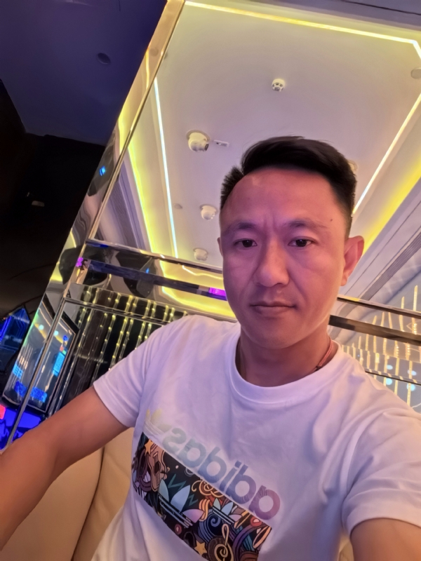 辞岸的第二张照片--西安相亲服务中心