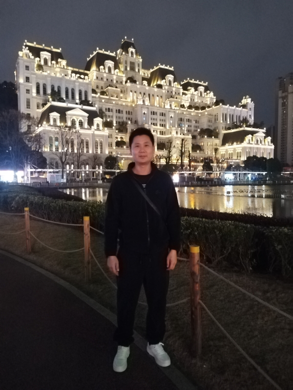 另一半的她的第三张照片--西安相亲服务中心