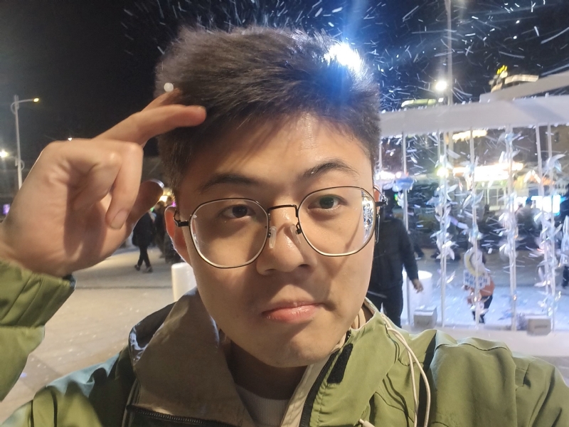 独揽星河的第一张照片--西安相亲服务中心