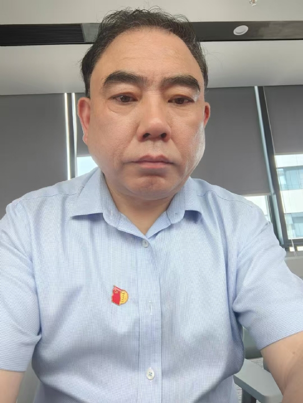 邹先生的第三张照片--西安相亲服务中心