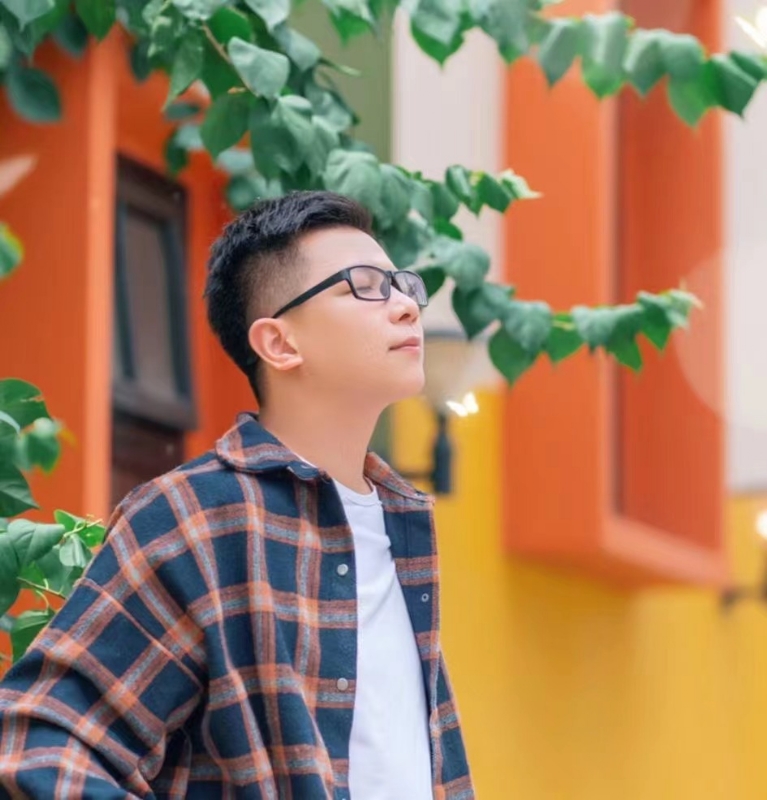 版本之子的第一张照片--西安相亲服务中心