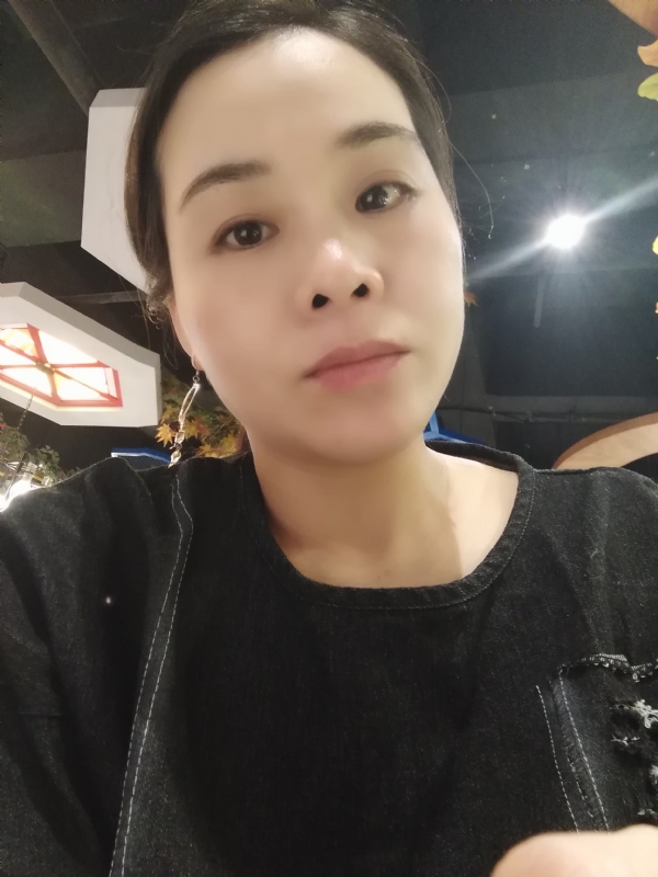 喜欢黑巧的第一张照片--西安相亲服务中心
